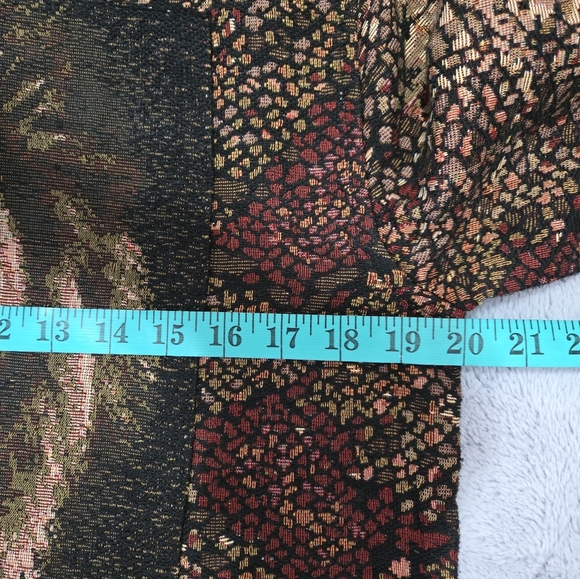 Belessa Lion Print Button-Up Jacket. Size Medium - Picture 11 of 12